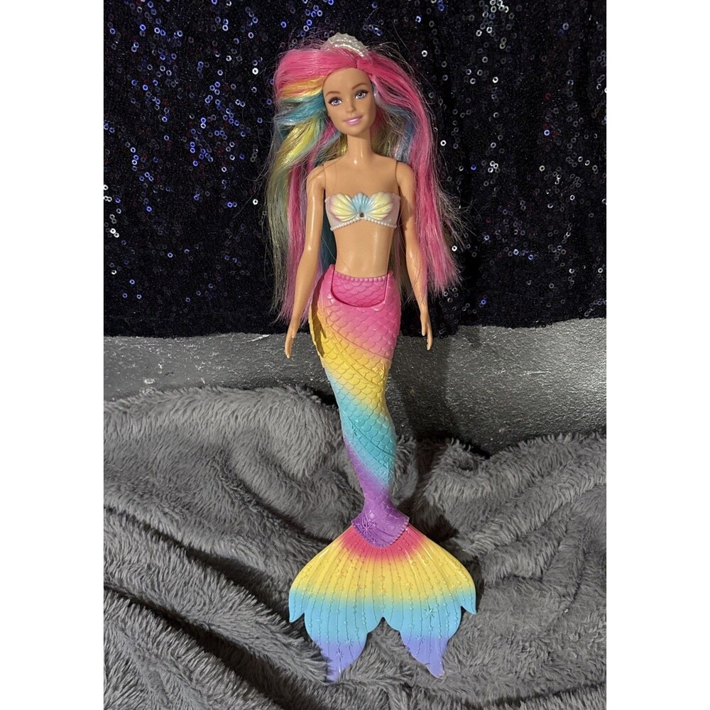 Mattel 2013 Barbie Dreamtopia Rainbow Magic Color Changing Hair Mermaid Doll